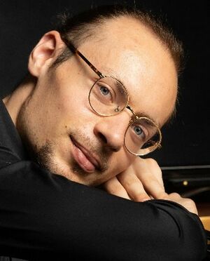 Tom Zisowsky (Klavier)